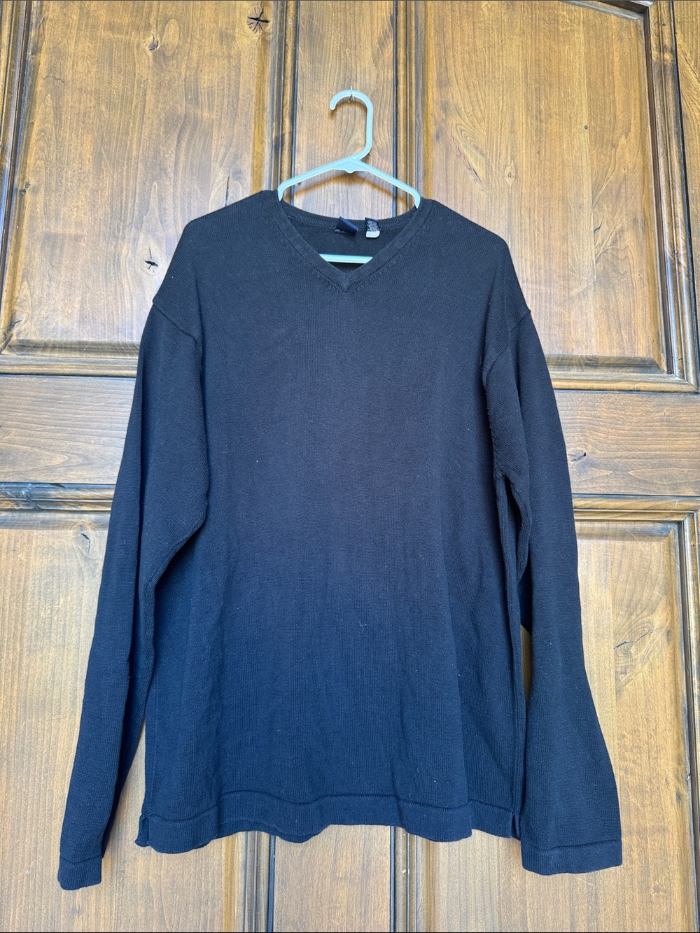 Men's GAP V-Neck Black Sweater - Classic Lightweight Knit